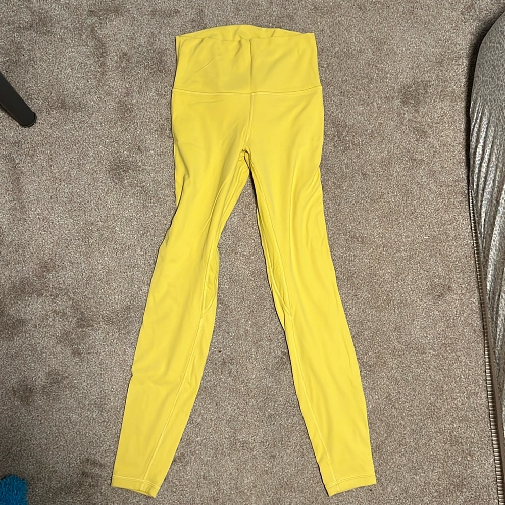 Lululemon Women’s double lined Align leggings size 6, 28in inseam